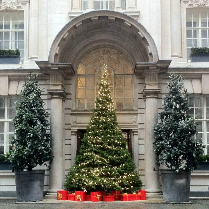 Christmas In The Courtyard